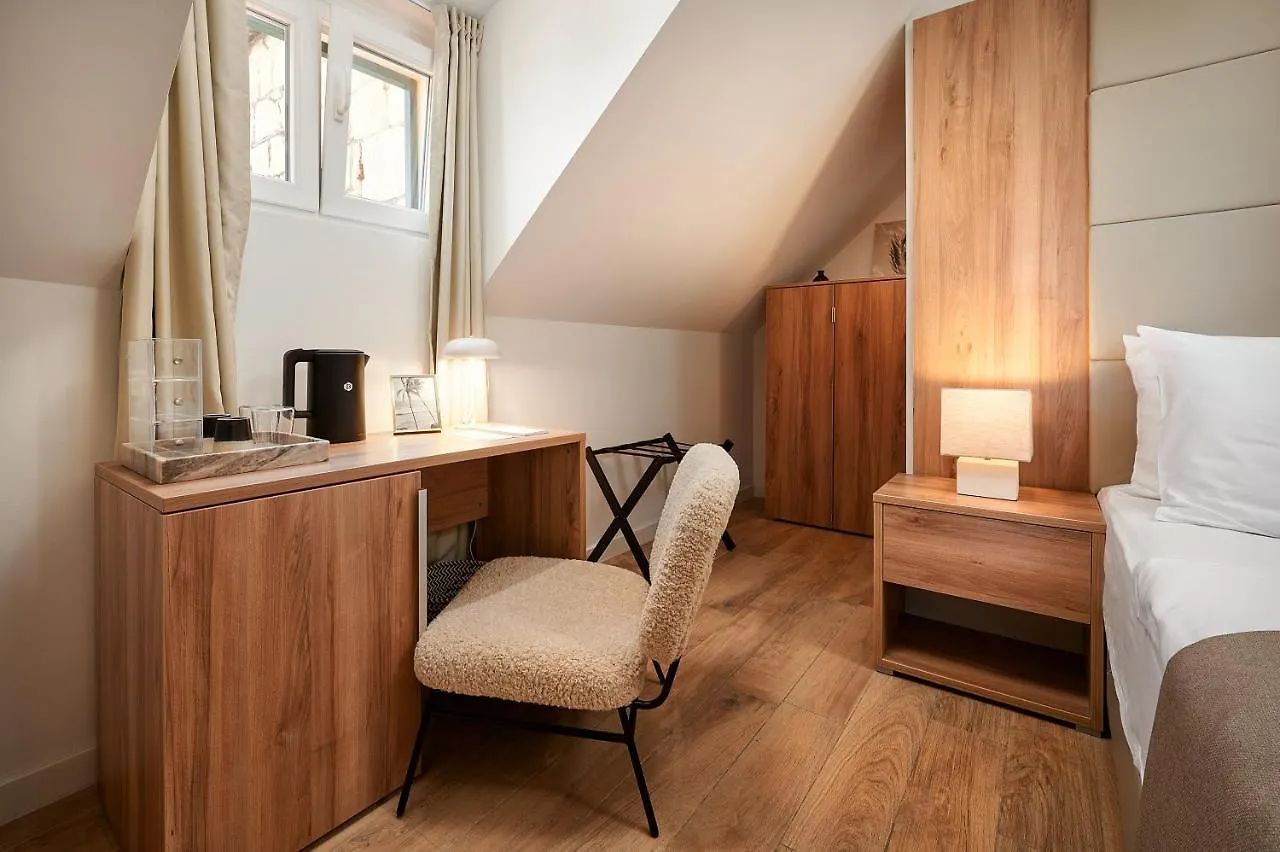 Ibella Luxury Rooms Split Bed & Breakfast